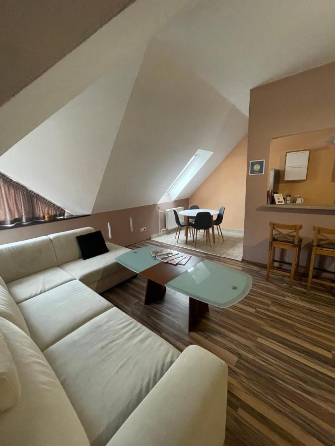 Palank Apartman Мошонмадьяровар Экстерьер фото